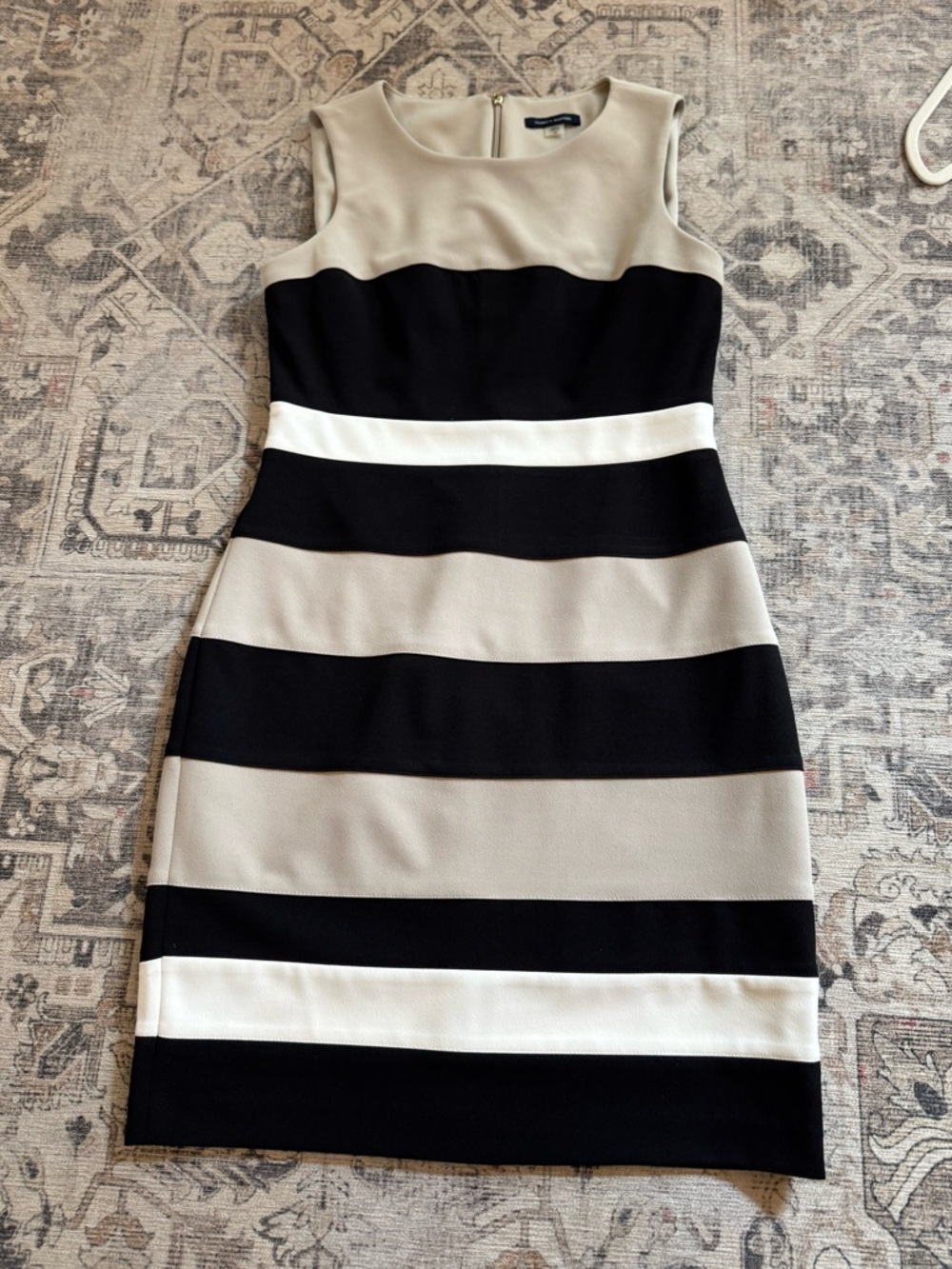 Tommy Hilfiger Sleeveless Colorblocked Sheath Dress, Size 10